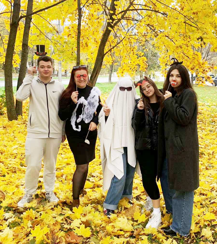 Зустріли веселого фантома